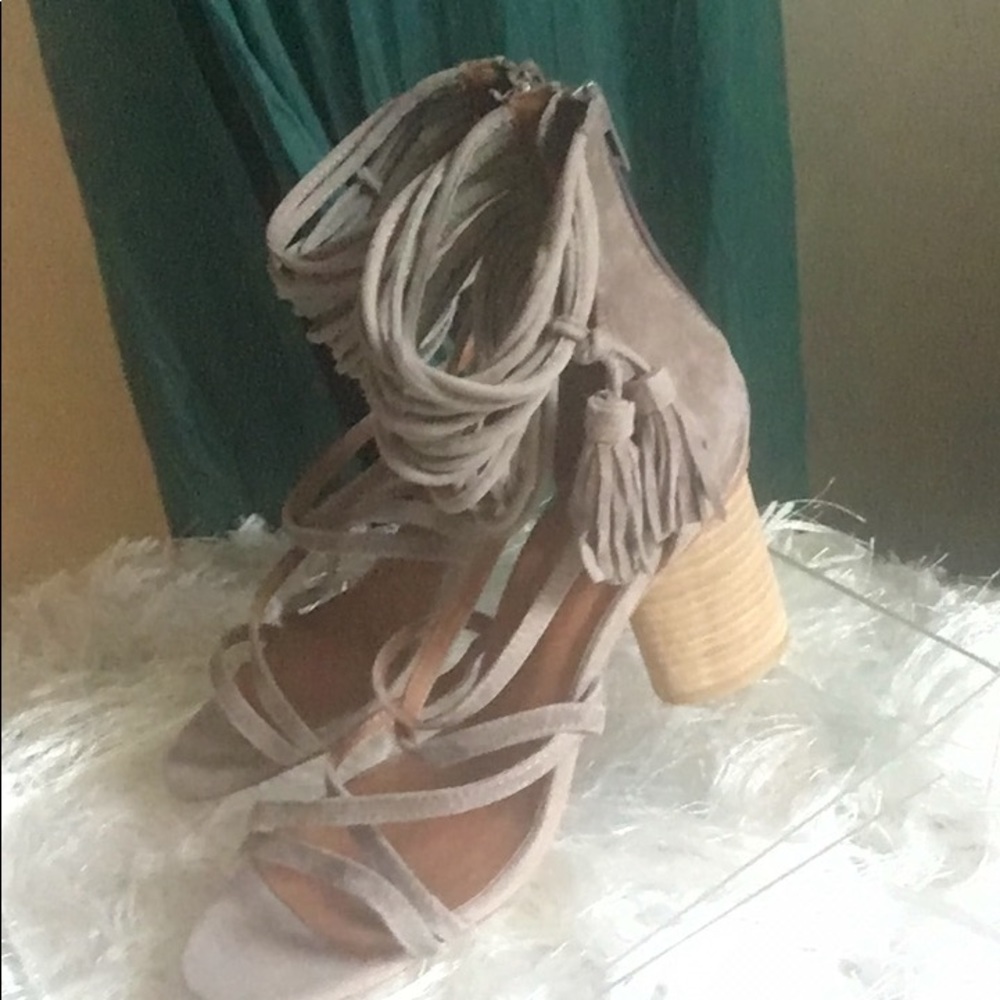 Jeffrey Campbell Suede Strappy Tassel Accent Round Block Heel Sandals - Picture 3 of 9